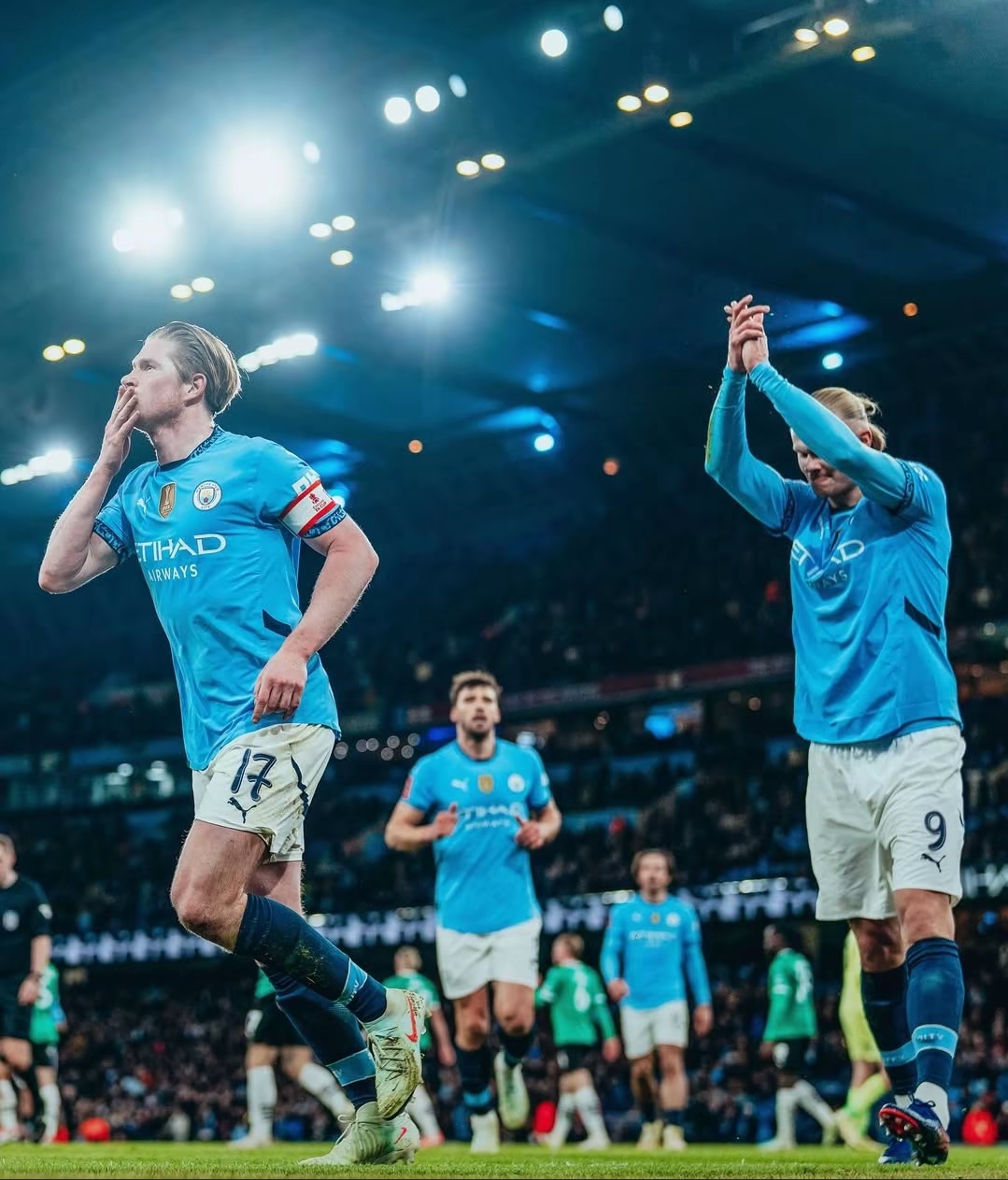 爱游戏中国关于德布劳内焦点对战，费德勒与80激战TL分钟，重返赛场胜负难料！赢得满堂喝彩的信息