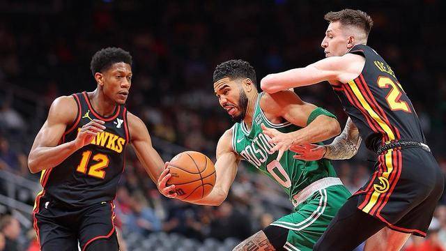 ayx sports穆雷回归赛场，爆冷首场状态亮眼，勇士观众沸腾！的简单介绍